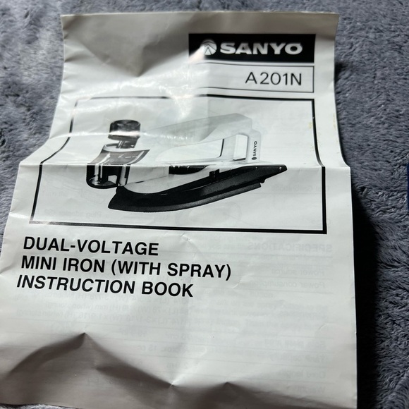 Vintage SANYO Travel Butler Mini Iron - Picture 5 of 8